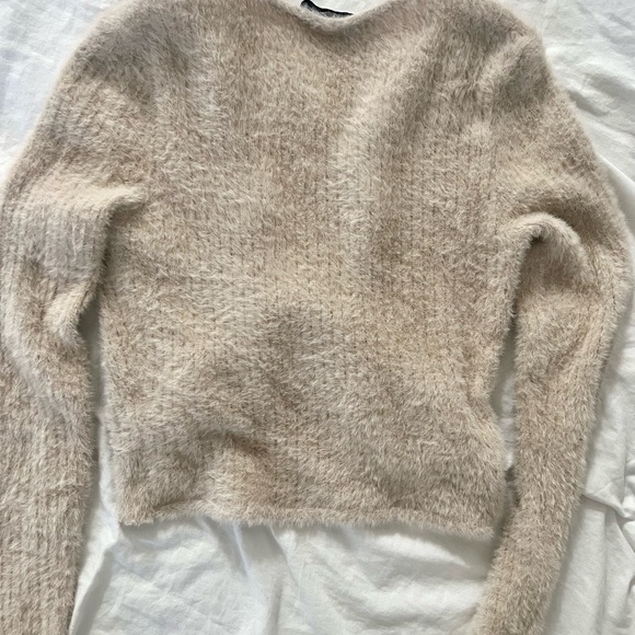 Bershka Tie-front Fuzzy Cardigan - Picture 3 of 4